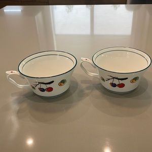 Pair of oversized mugs from ChumBon